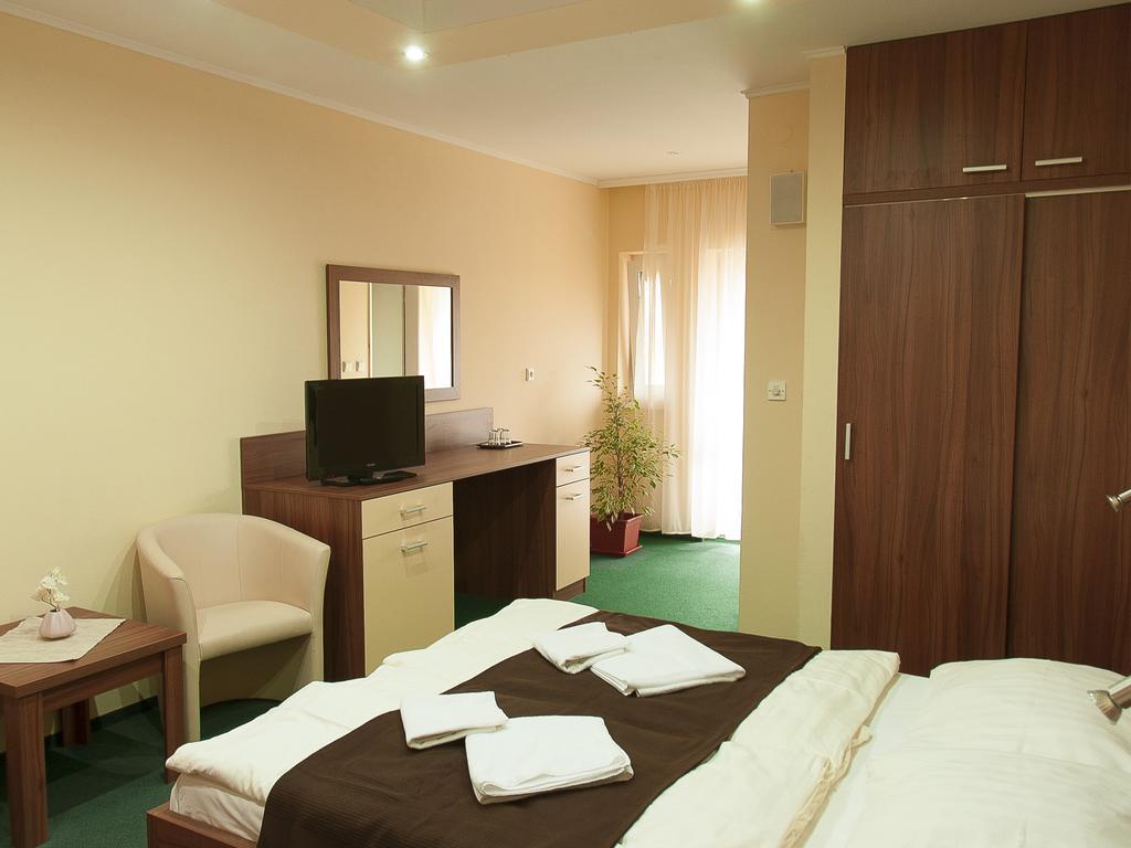 Penzion Fortune Dunajská Streda Habitación foto